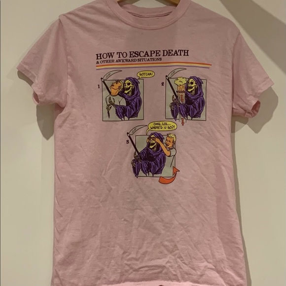 HOW TO ESCAPE DEATH FUNNY T-SHIRT - Picture 1 of 3